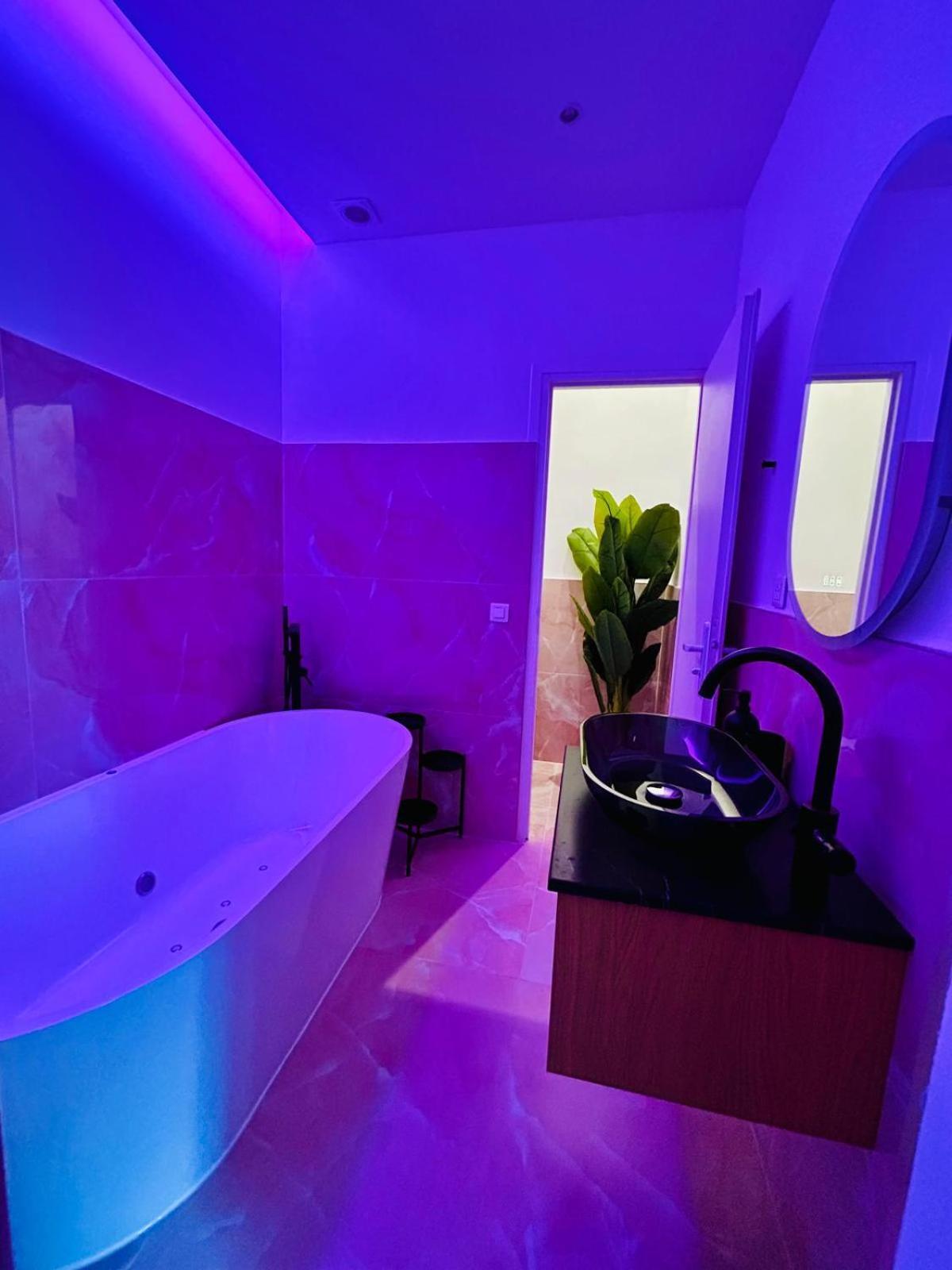 Intimate Escape - Seaside - Spa Bath - Wifi - Ac Nisa Exterior foto