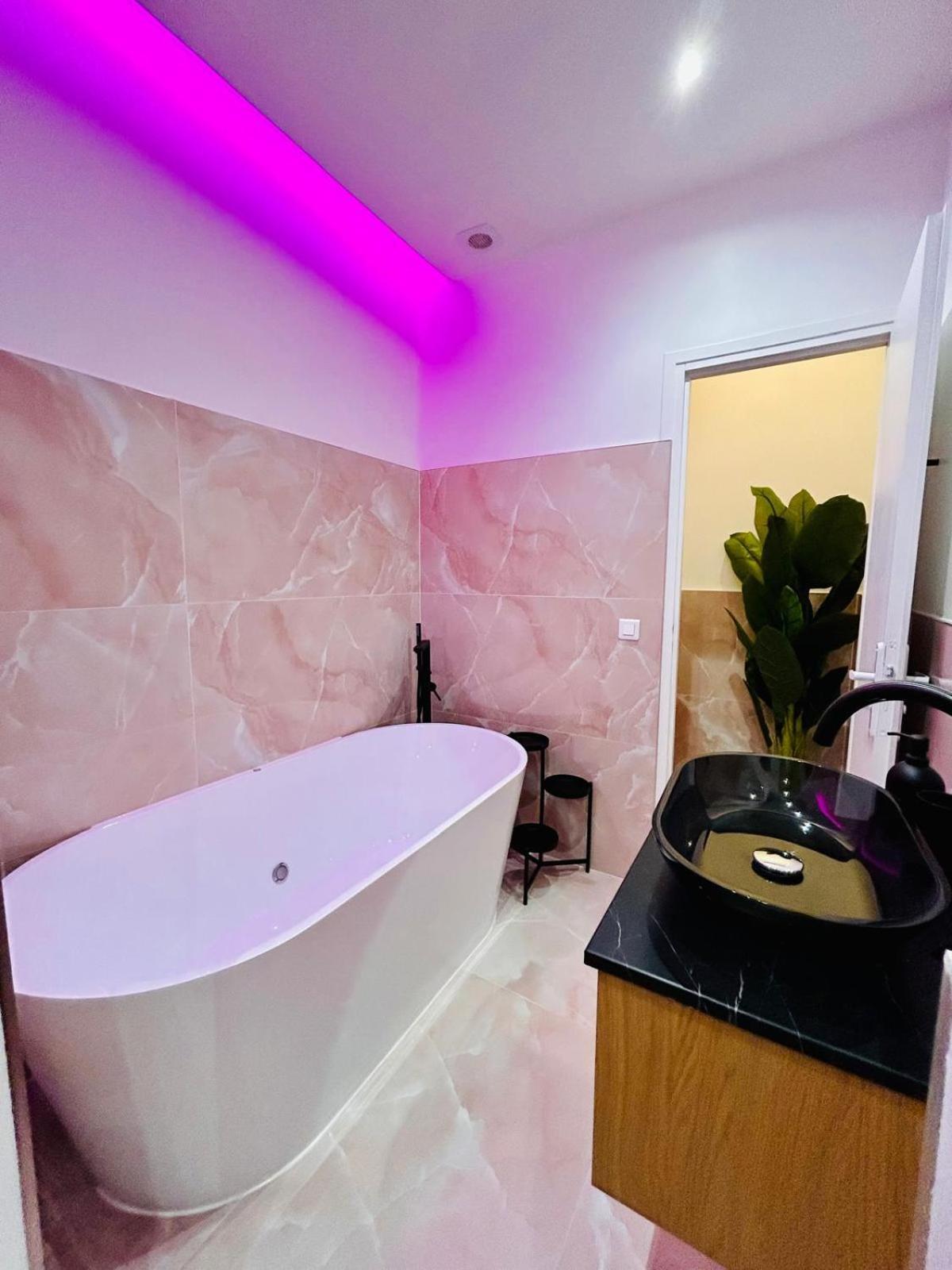 Intimate Escape - Seaside - Spa Bath - Wifi - Ac Nisa Exterior foto